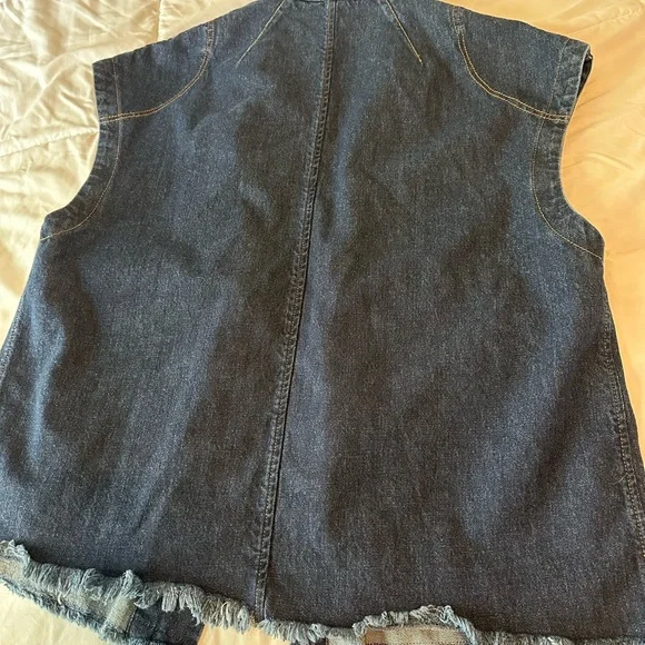 Sandra Weil Cargo Vest.  one size. Oversized 2 pocket denim vest - Picture 6 of 7